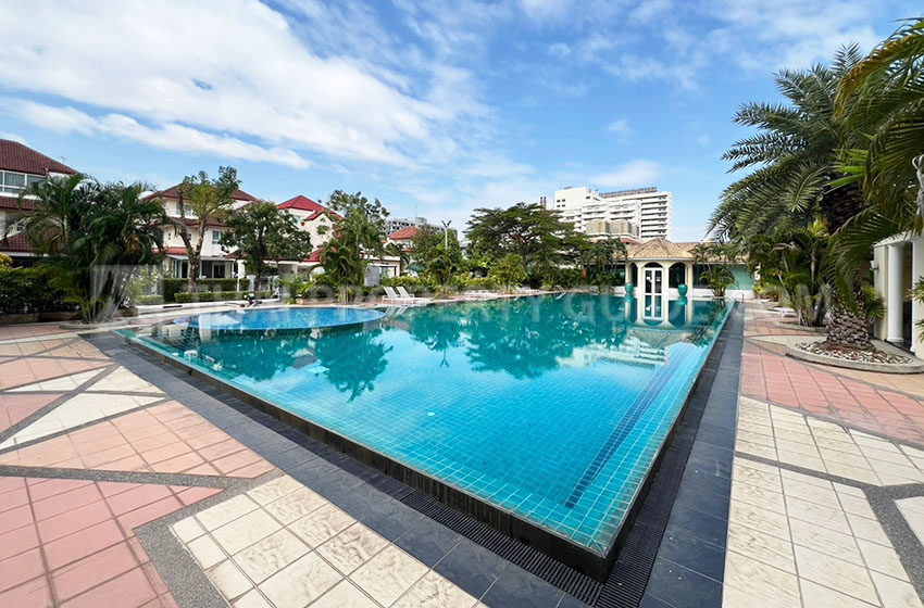 House with Shared Pool in Sukhumvit 